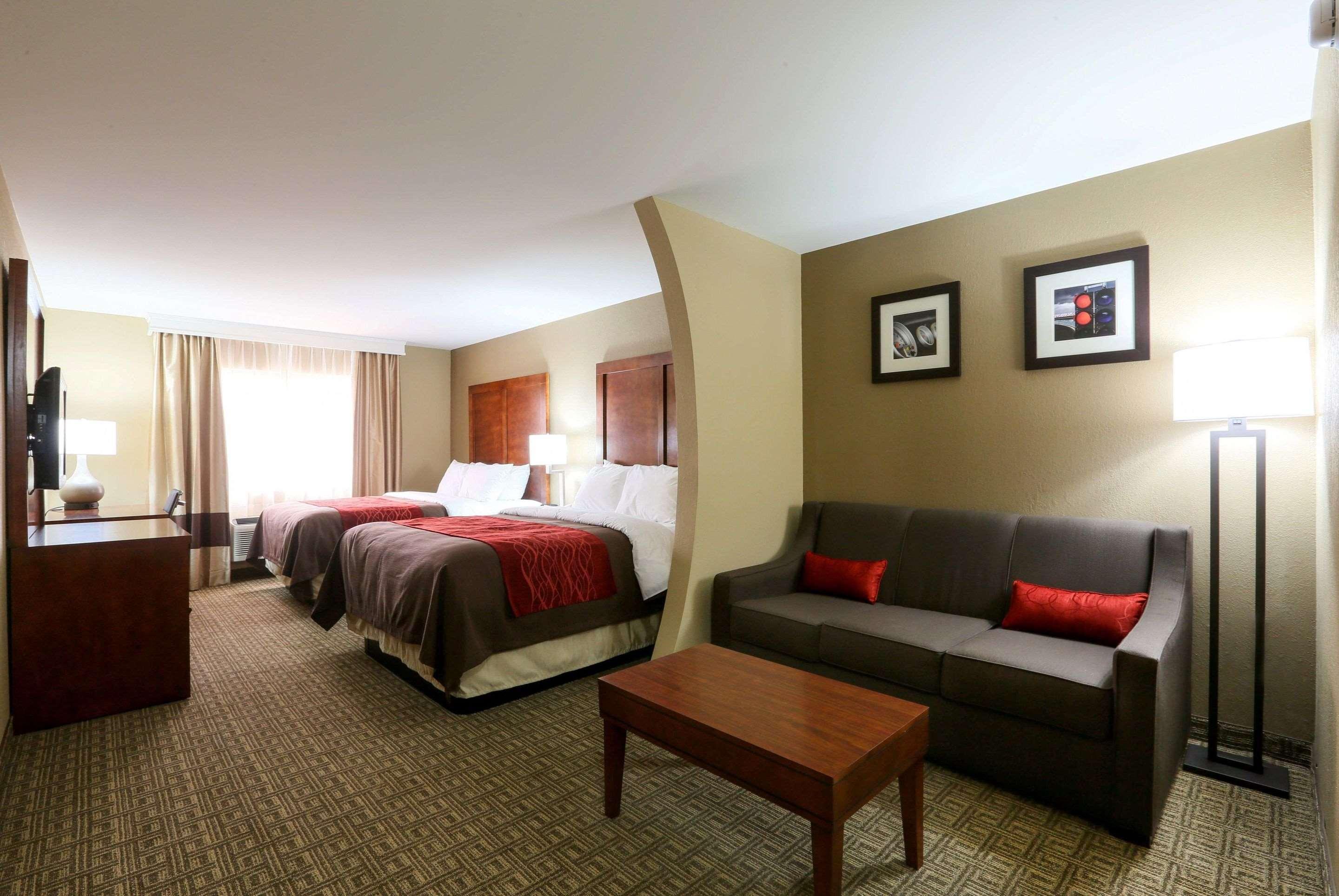 Comfort Inn & Suites Leeds I-20 Exterior photo