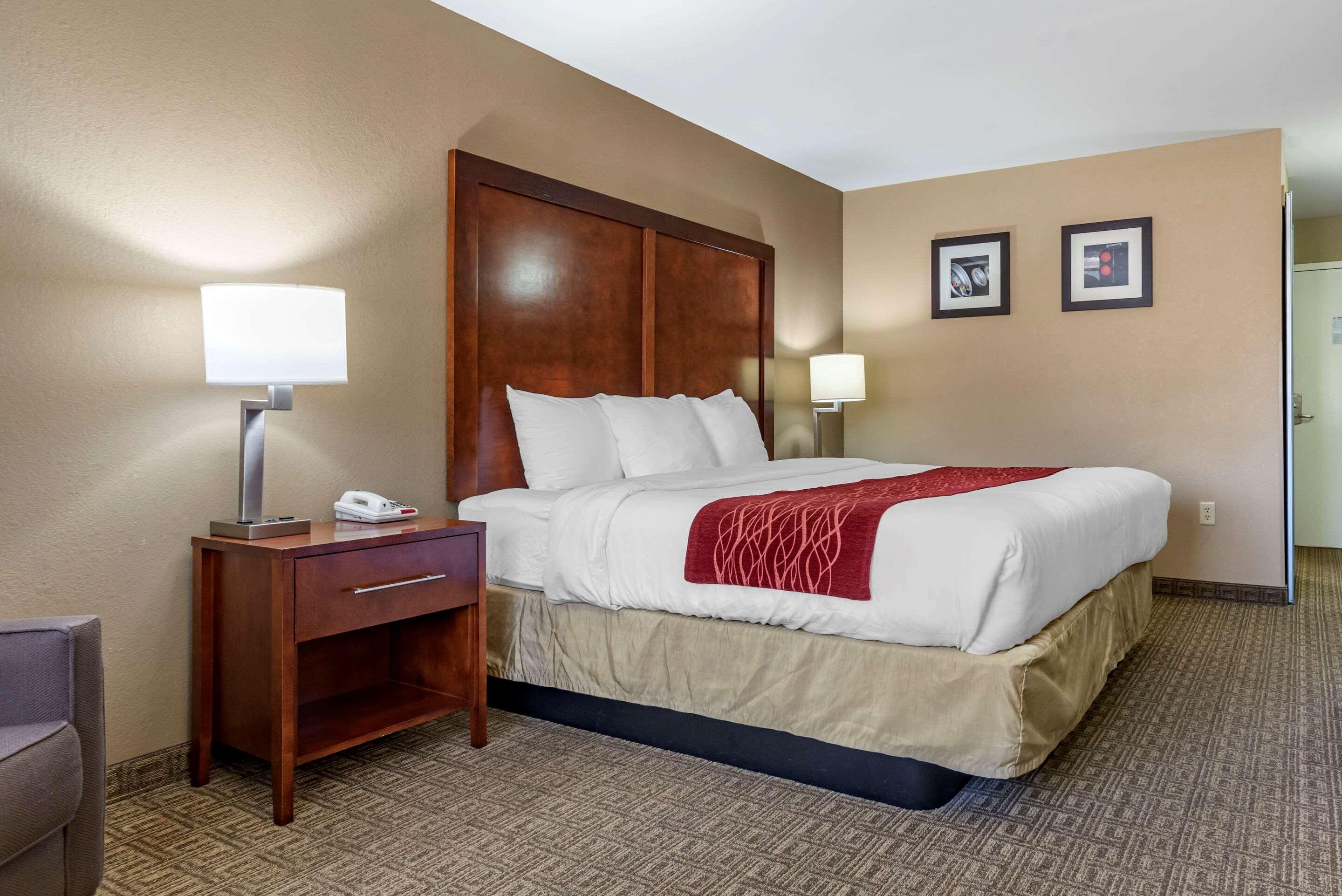 Comfort Inn & Suites Leeds I-20 Exterior photo